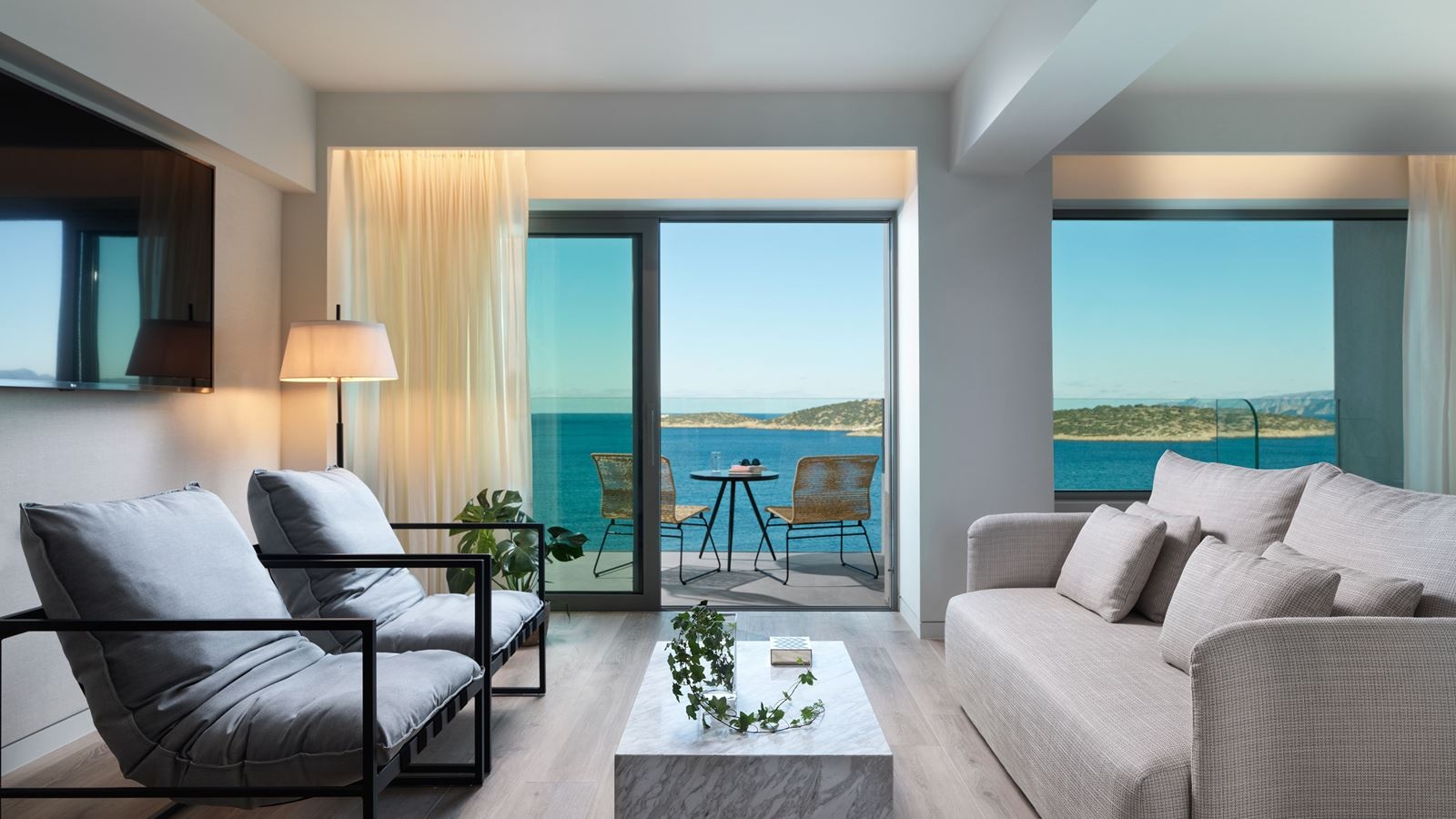 rooms-suite-stunning-sea-view-with-plunge-pool