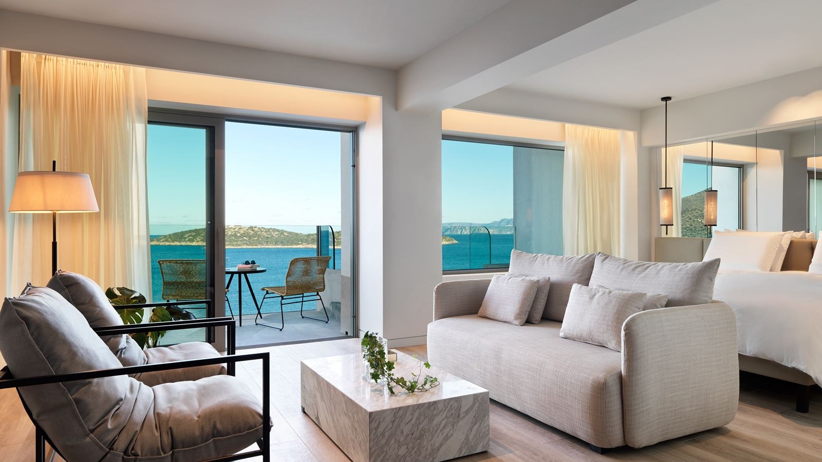 rooms-suite-stunning-sea-view-with-plunge-pool