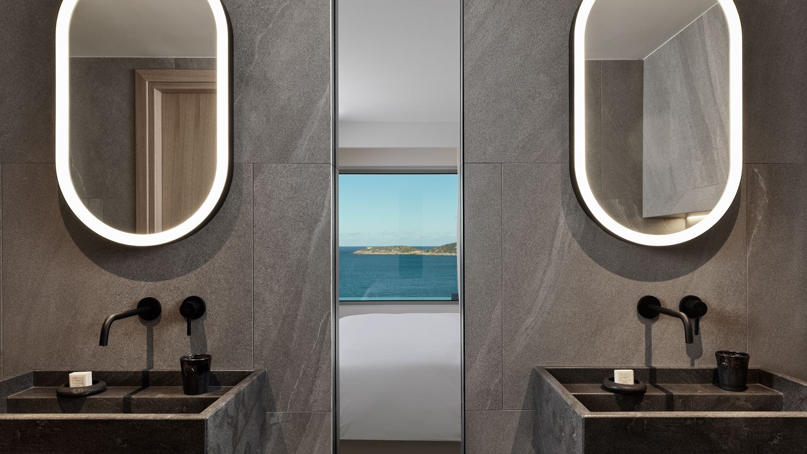 rooms-suite-stunning-sea-view-with-plunge-pool