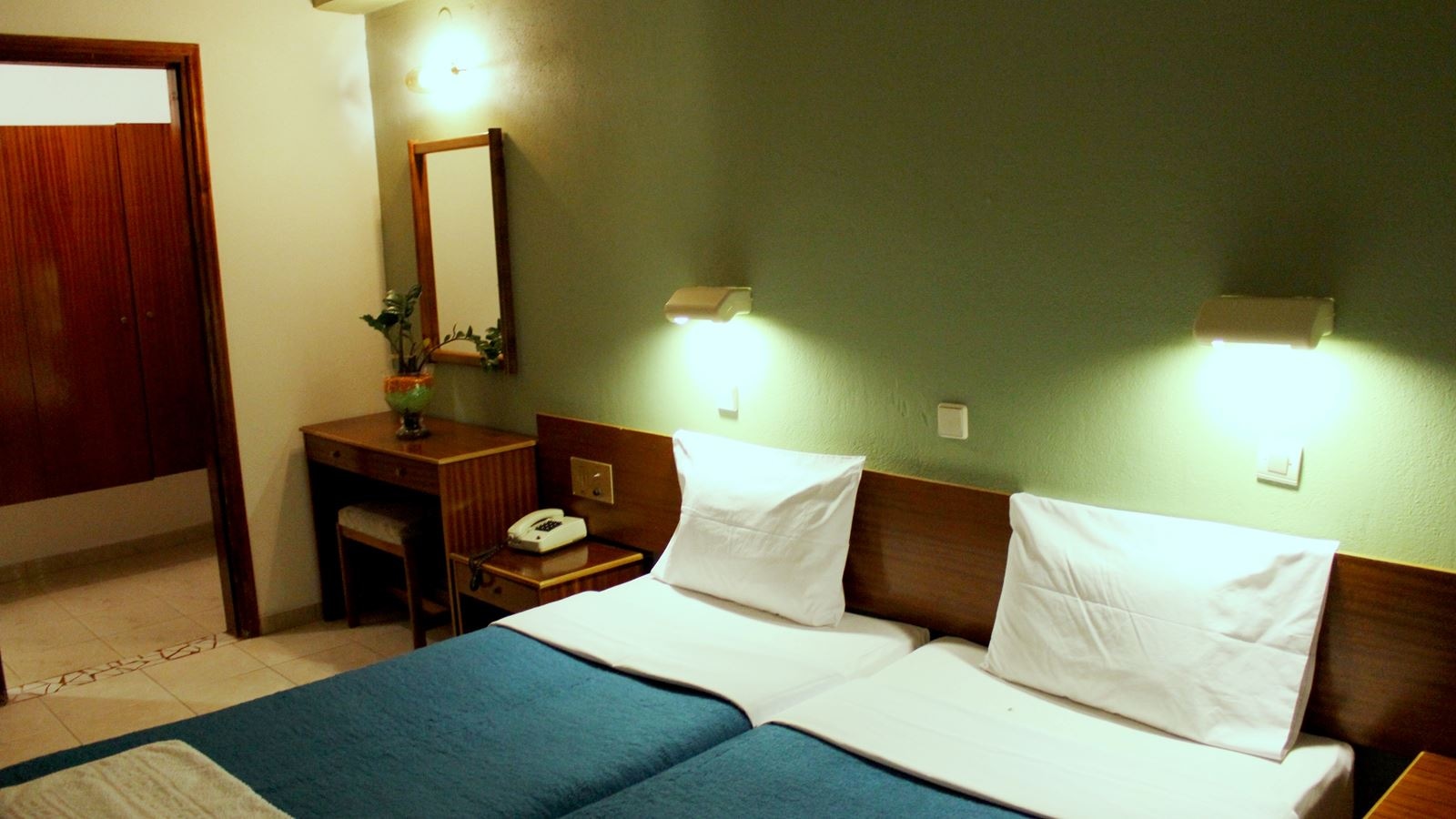 rooms-studio-double-balcony