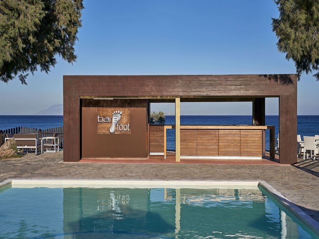 bars-barefoot-pool-bar