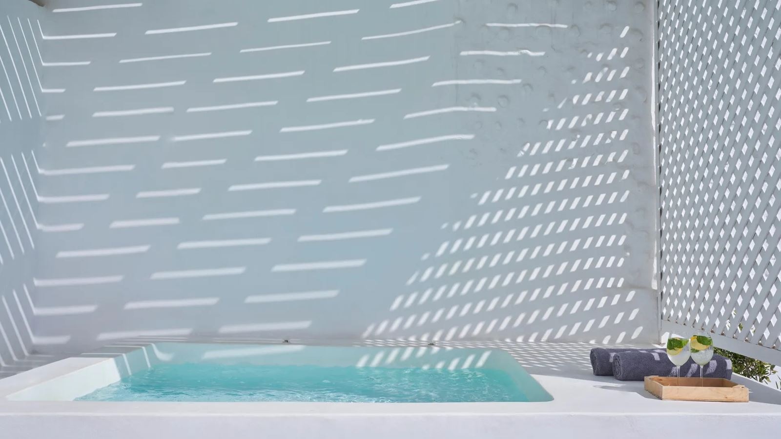 rooms-superior-jetted-tub-side-sea-view