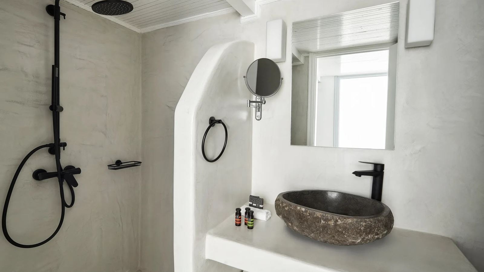 rooms-family-suite-with-caldera-view