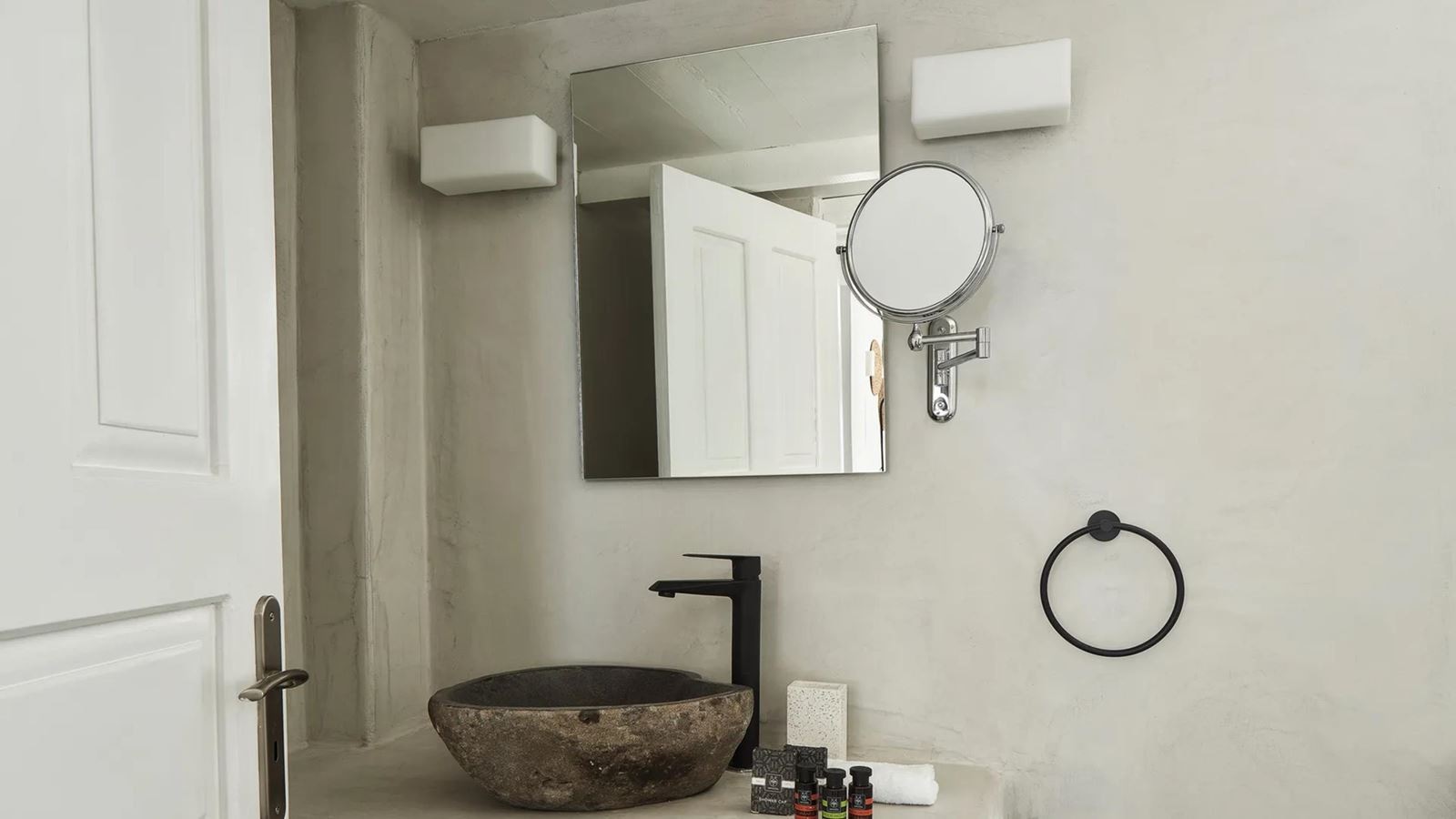 rooms-superior-room-with-caldera-view