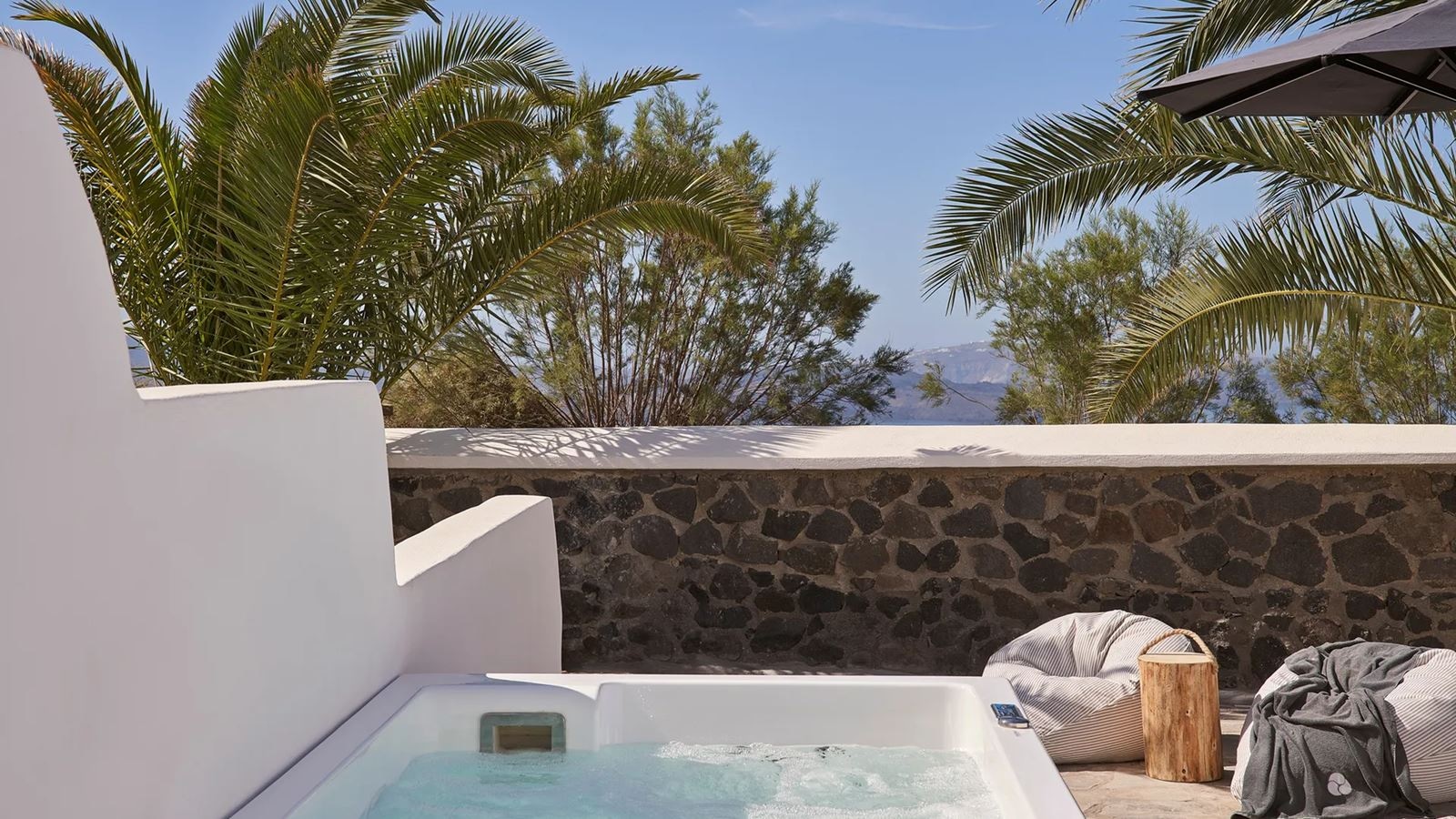 rooms-junior-suite-with-jetted-tub--garden-view