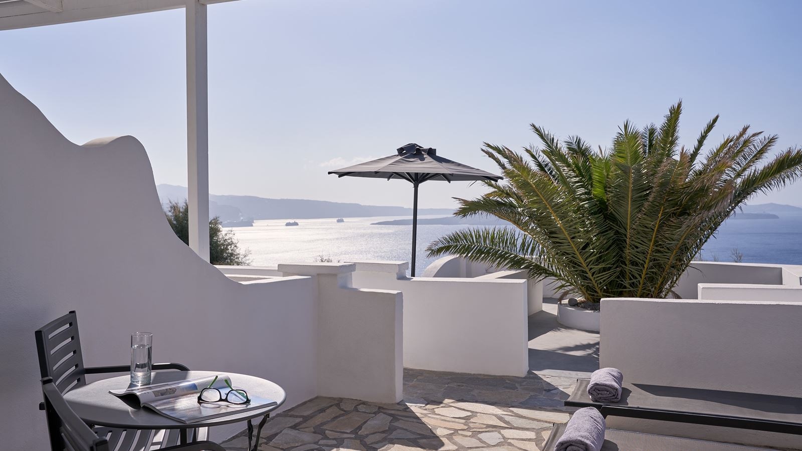 rooms-family-suite-with-caldera-view