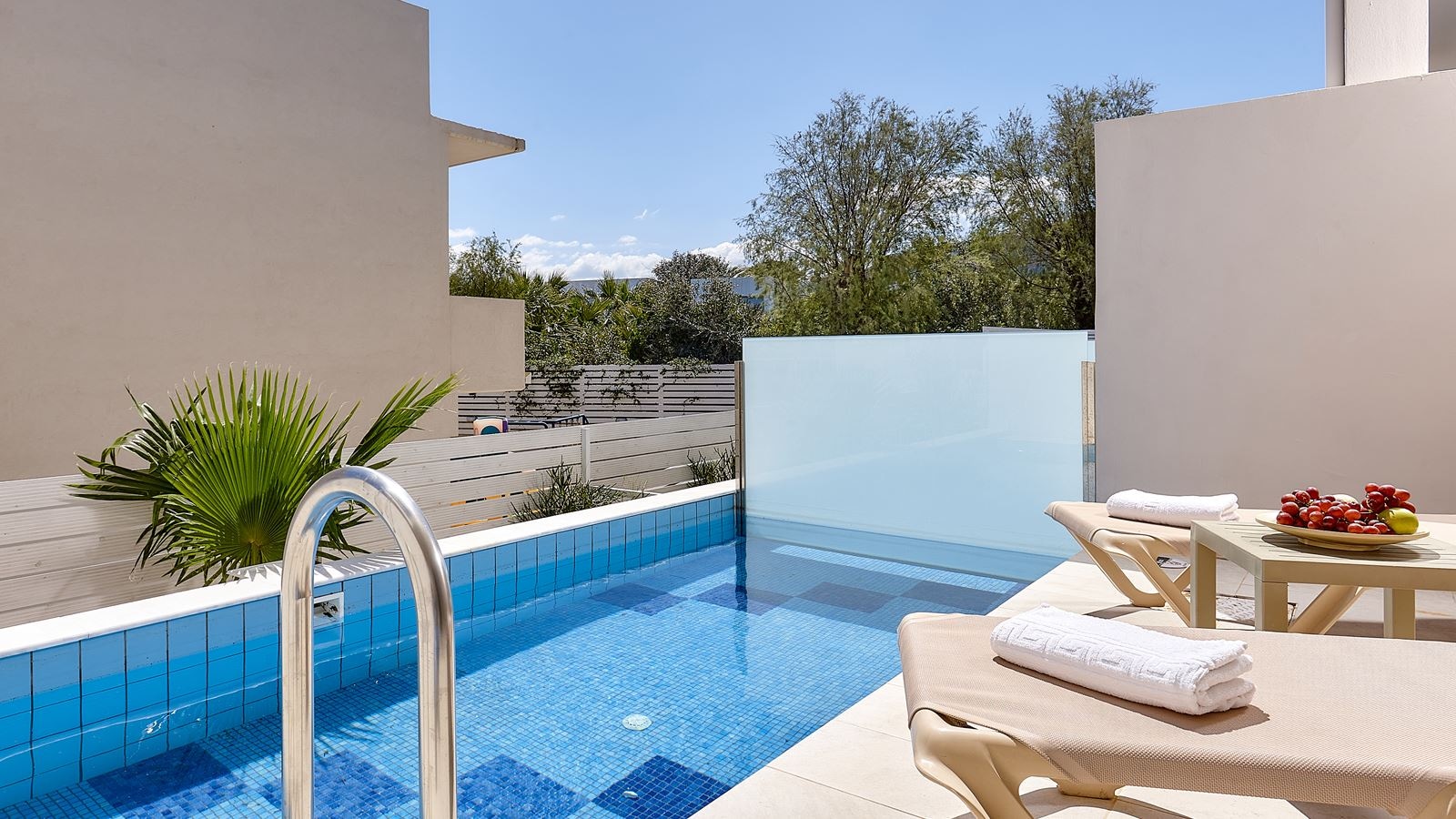 rooms-suite-family-plunge-pool