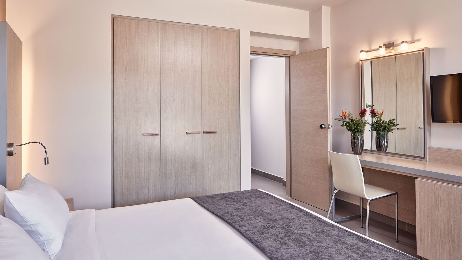 rooms-family-room-inland-view