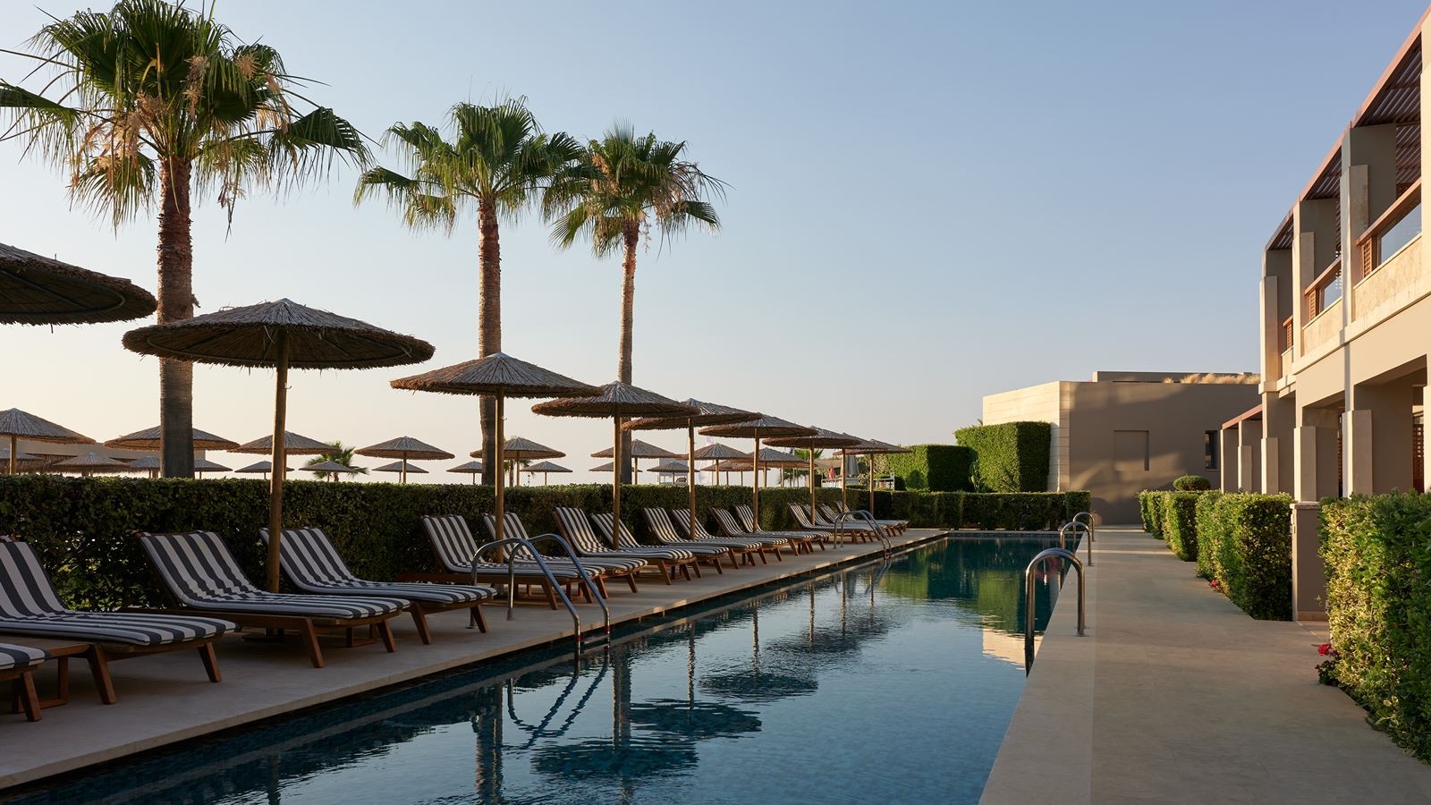 rooms-junior-suite-swimup