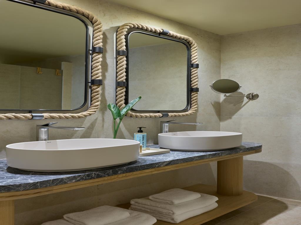 rooms-junior-suite-swimup