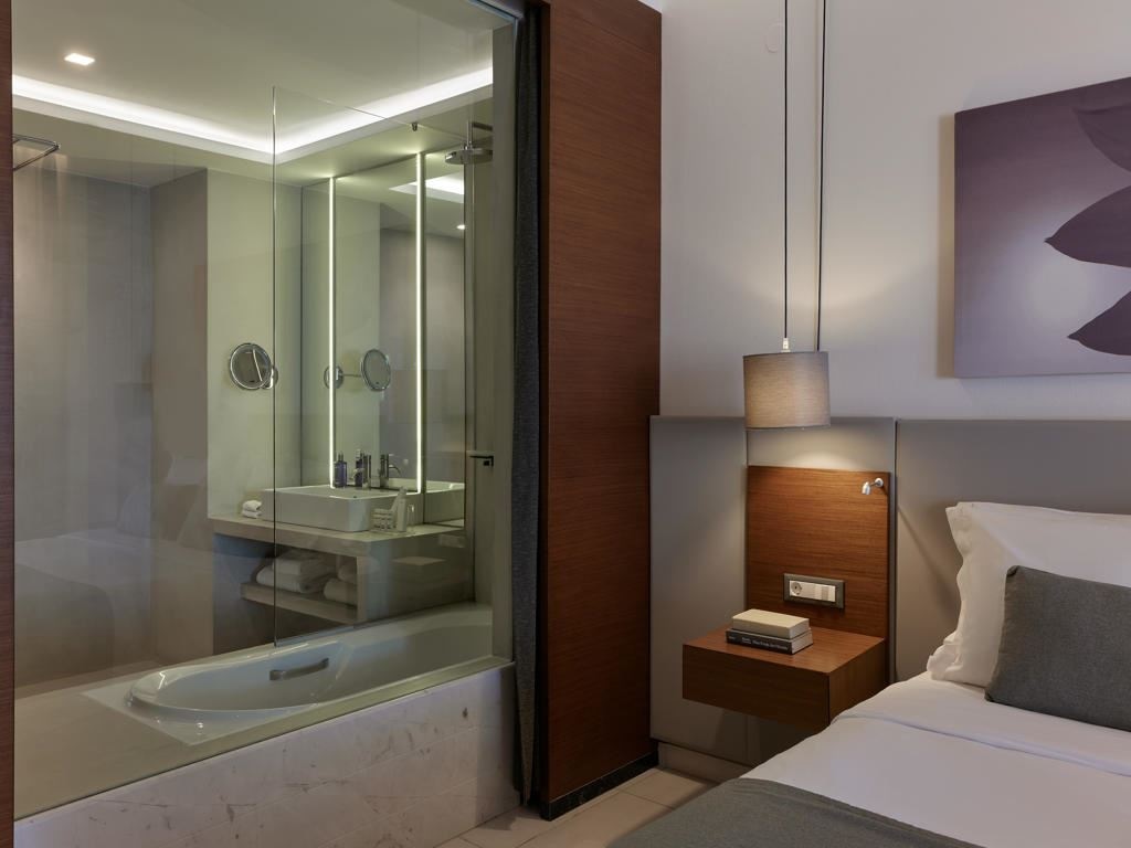 rooms-superior-room-lagoon-sea-view-jacuzzi