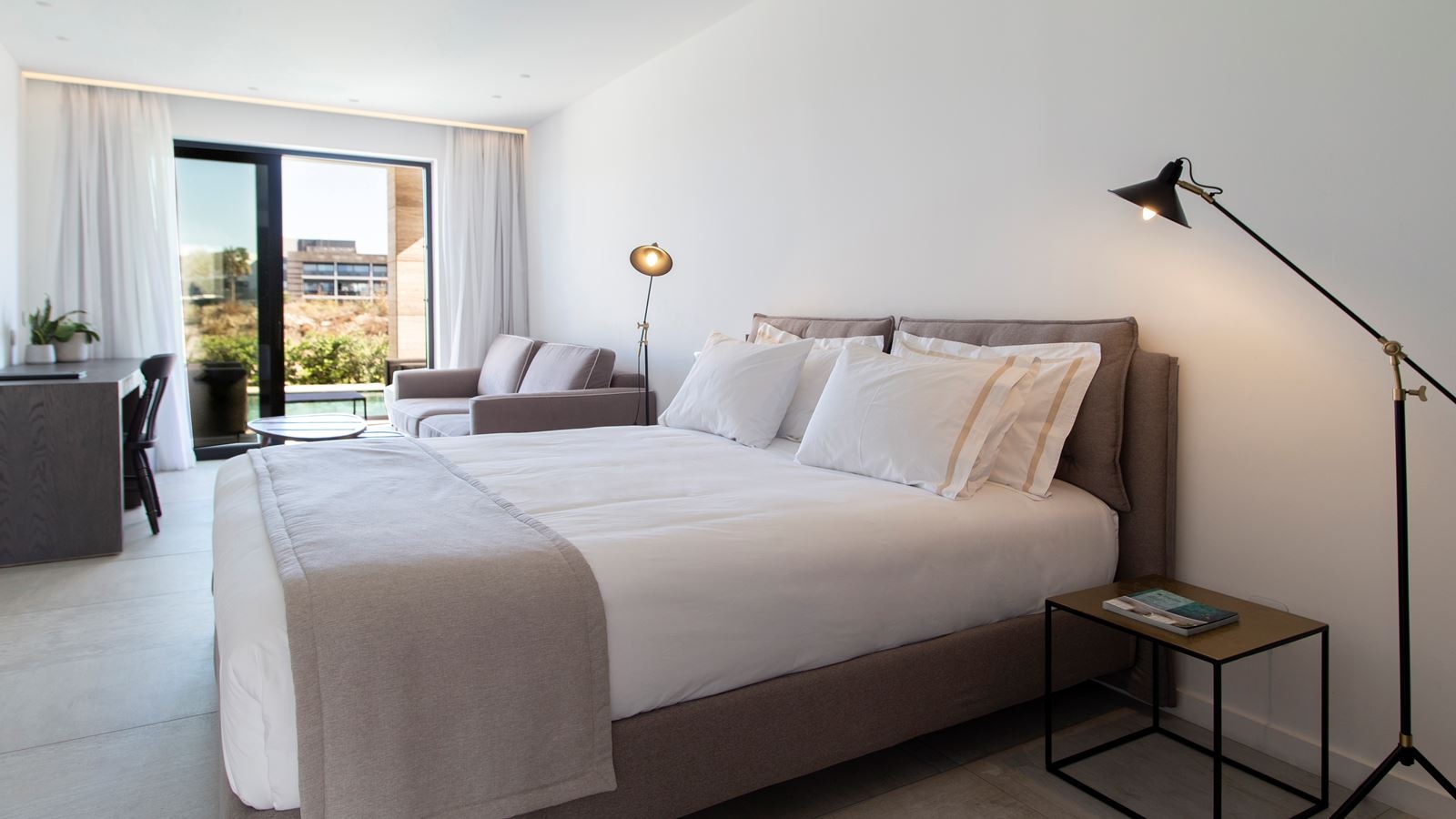 rooms-design-suite-private-pool