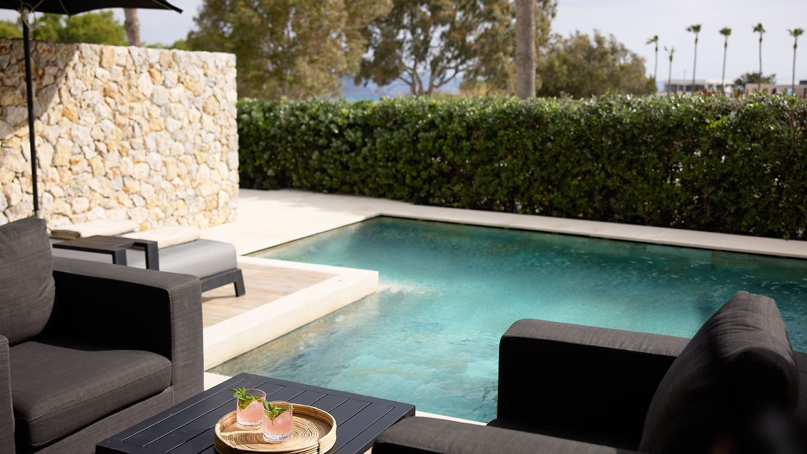 rooms-design-suite-private-pool