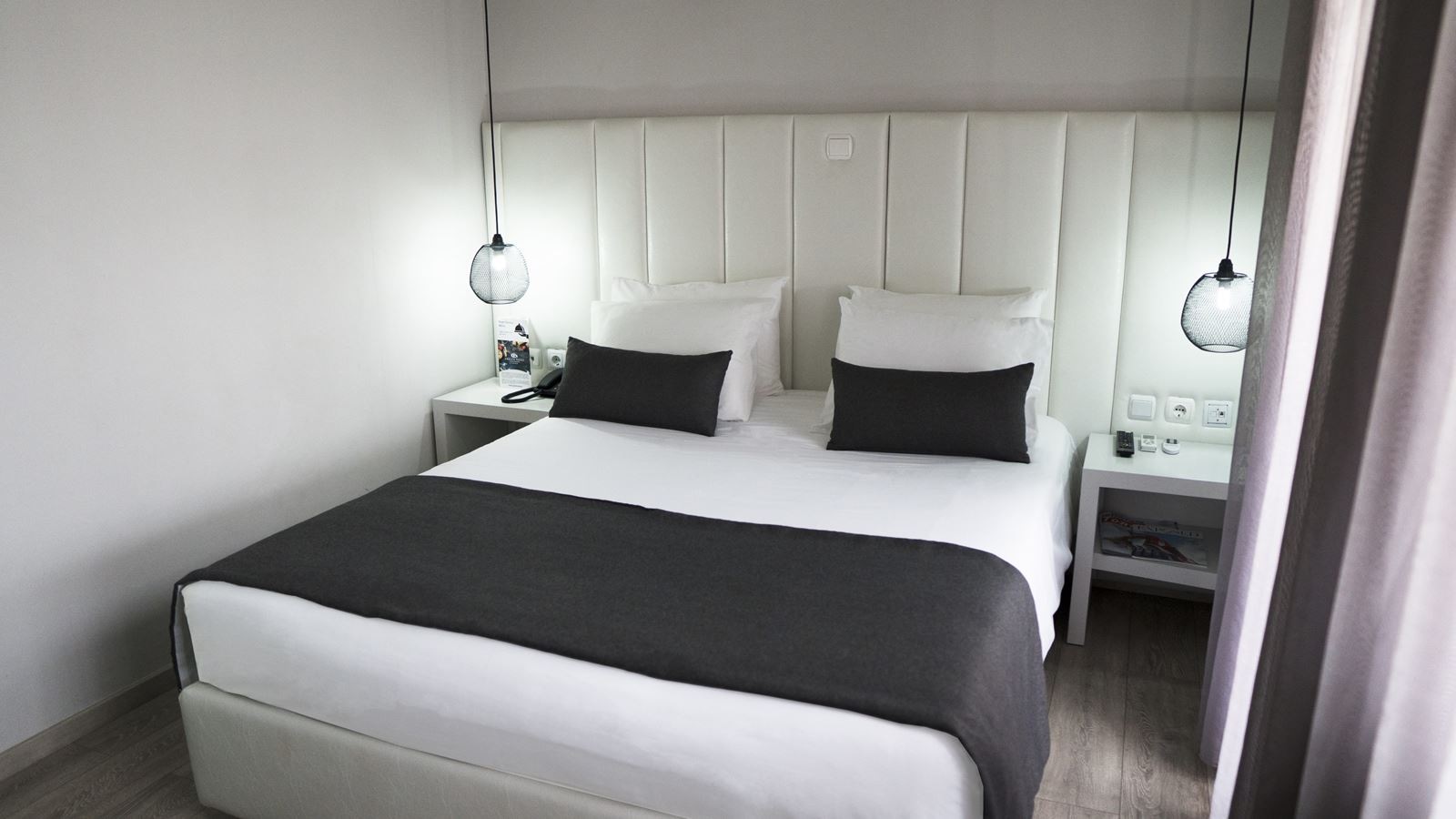 rooms-business-suite