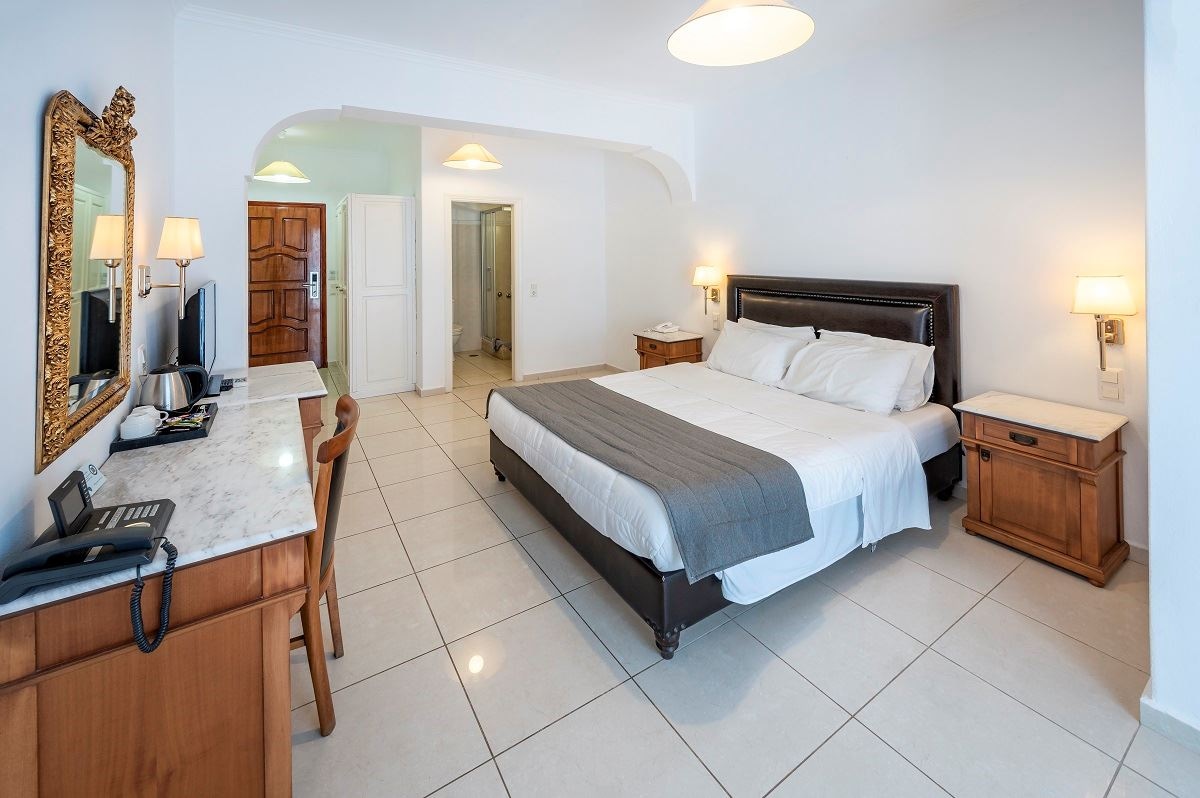 rooms-room-garden-view