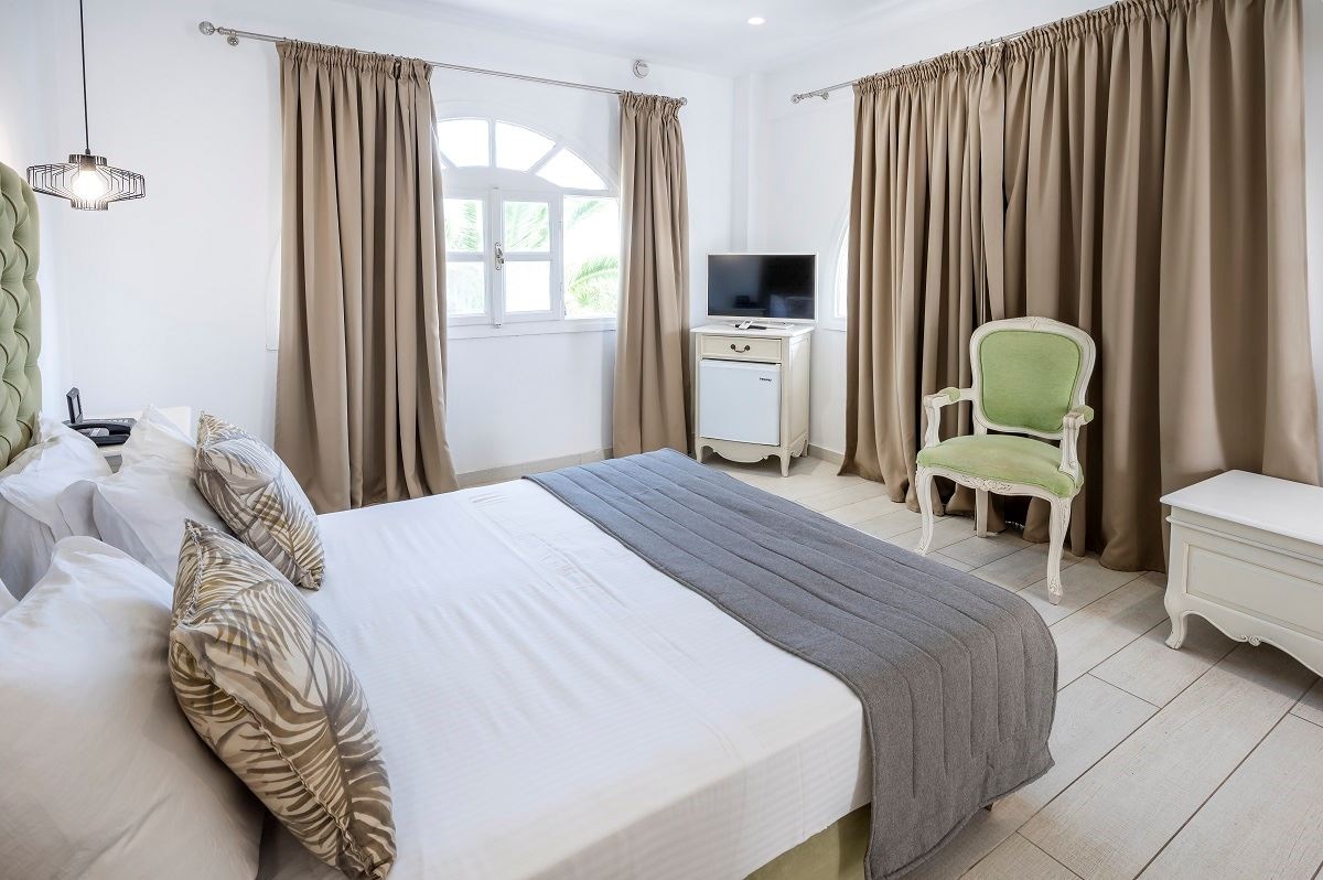 rooms-superior-room-with-balcony