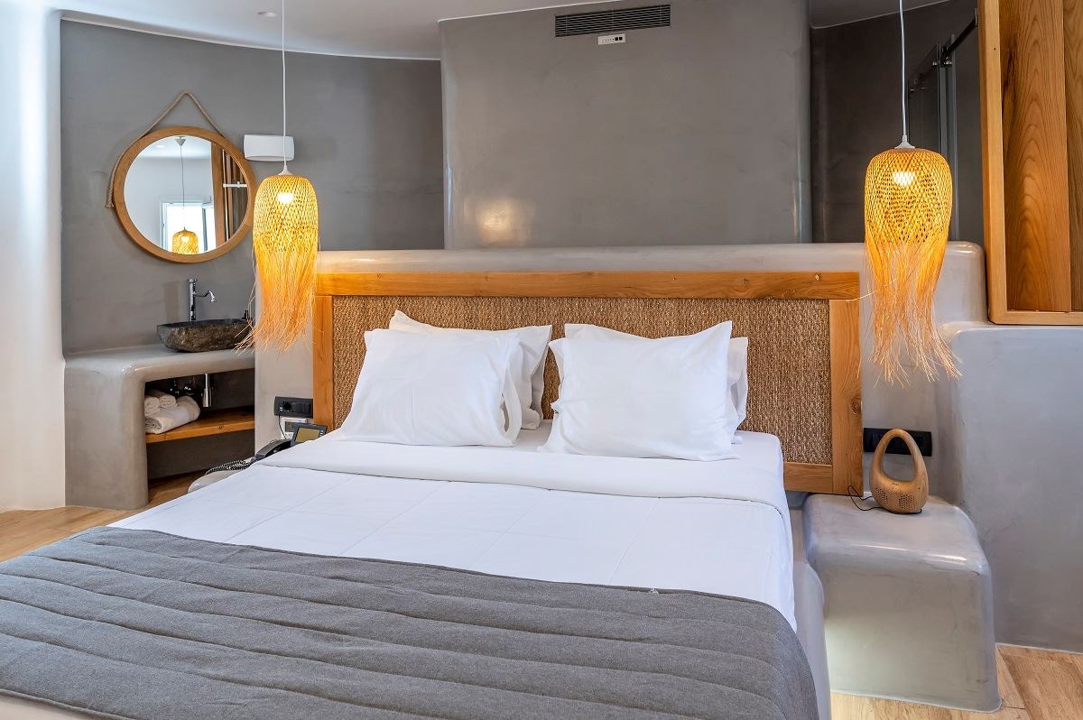 rooms-honeymoon-windmill-suite-with-shared-pool