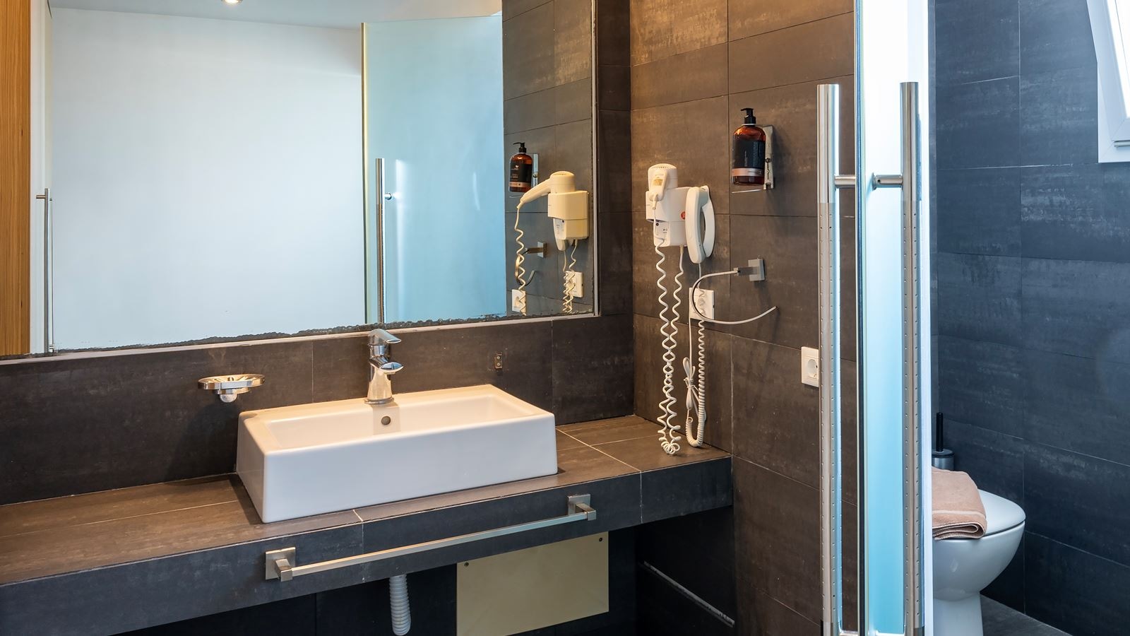 rooms-superior-room-with-garden-view