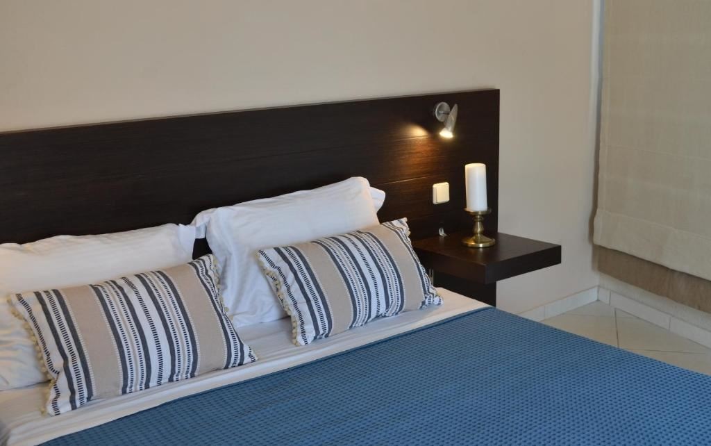 rooms-superior-room-garden-view-balcony-or-terrace