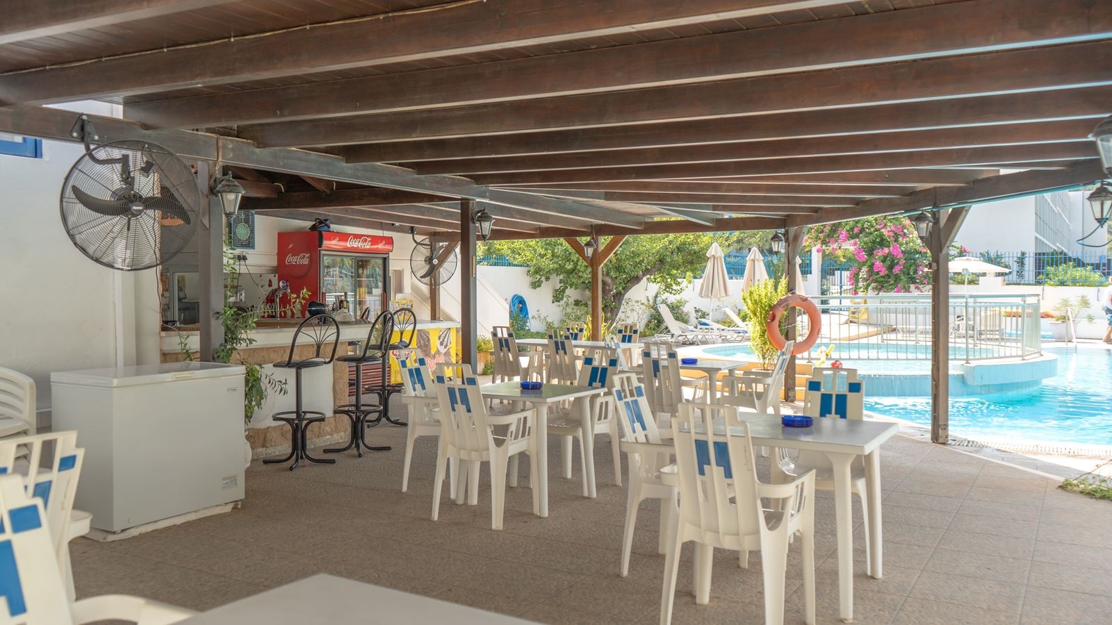 restaurants-snack-bar