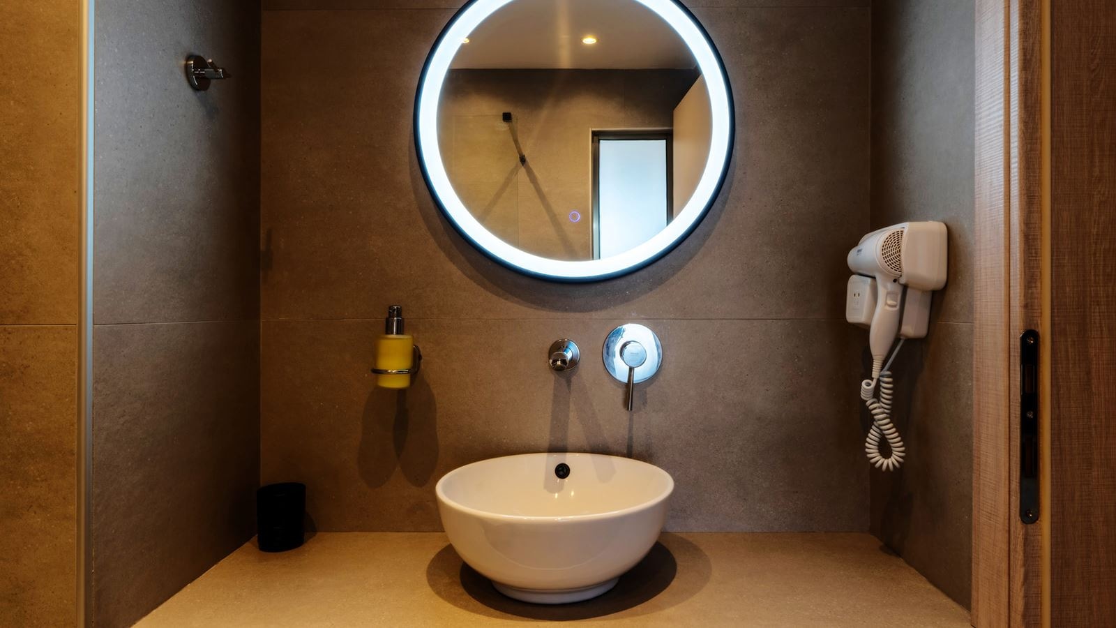 rooms-room-superior-double-balcony-or-terrace