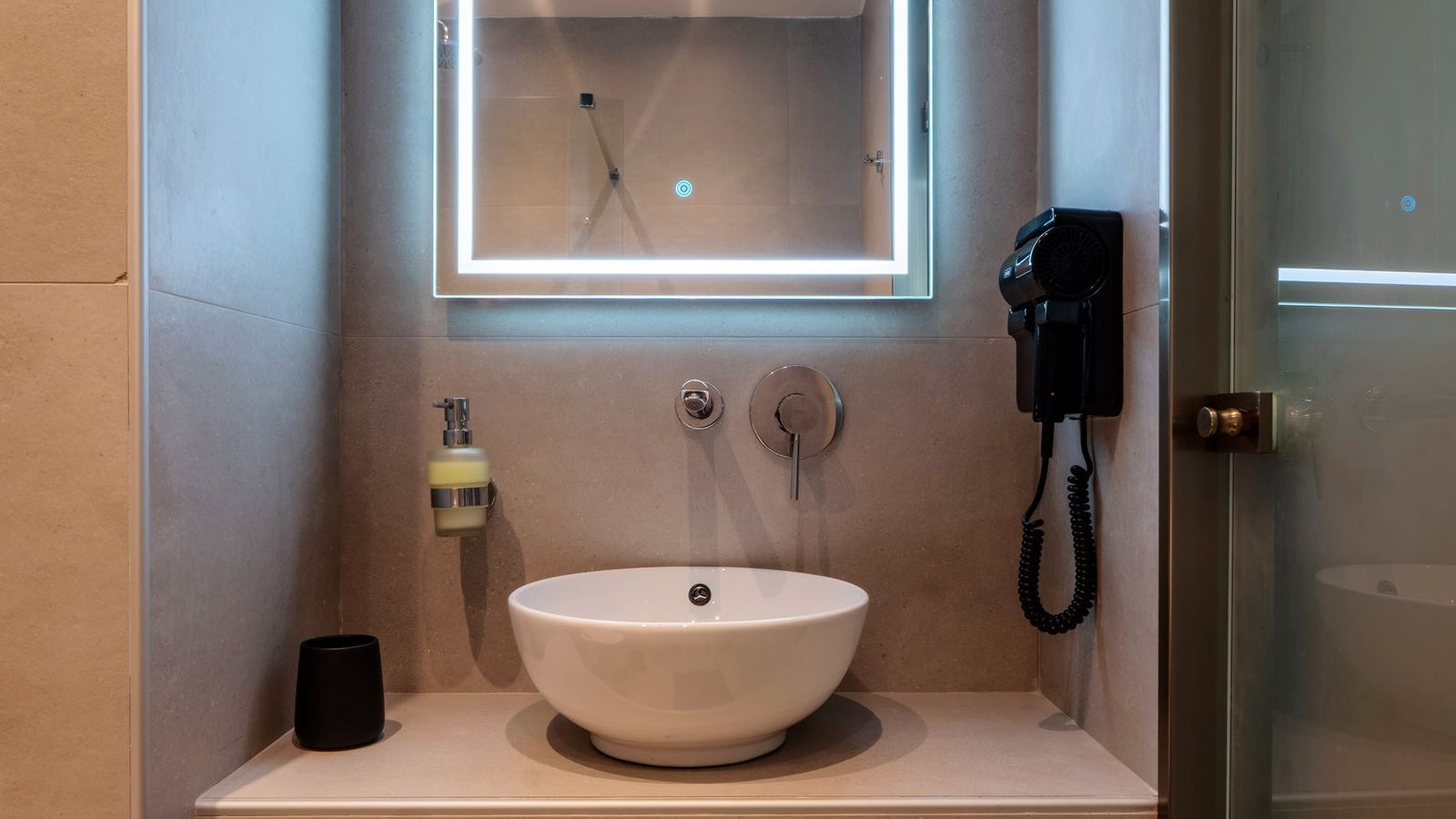 rooms-room-superior-double-balcony-or-terrace