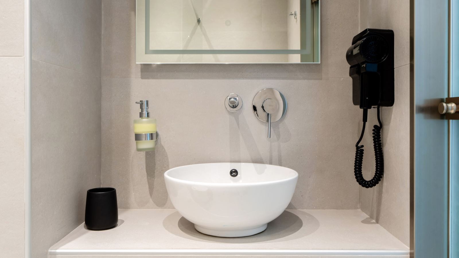 rooms-room-superior-double-balcony-or-terrace