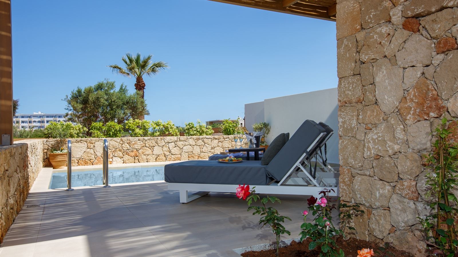 rooms-suite-2-rooms-privatepool