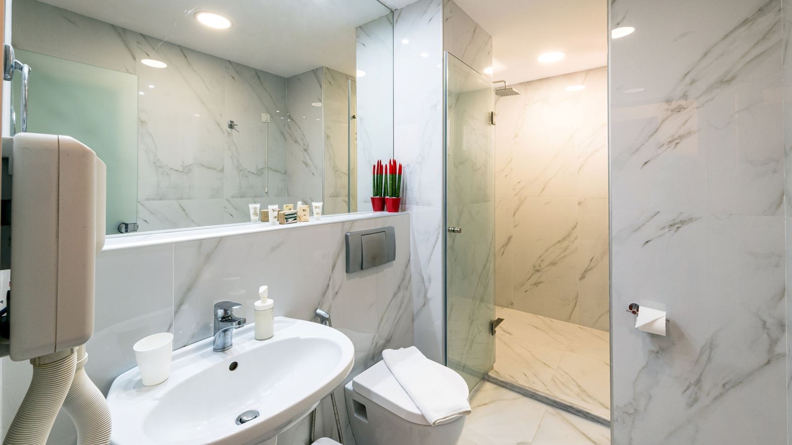 rooms-superior-double-sideseaview