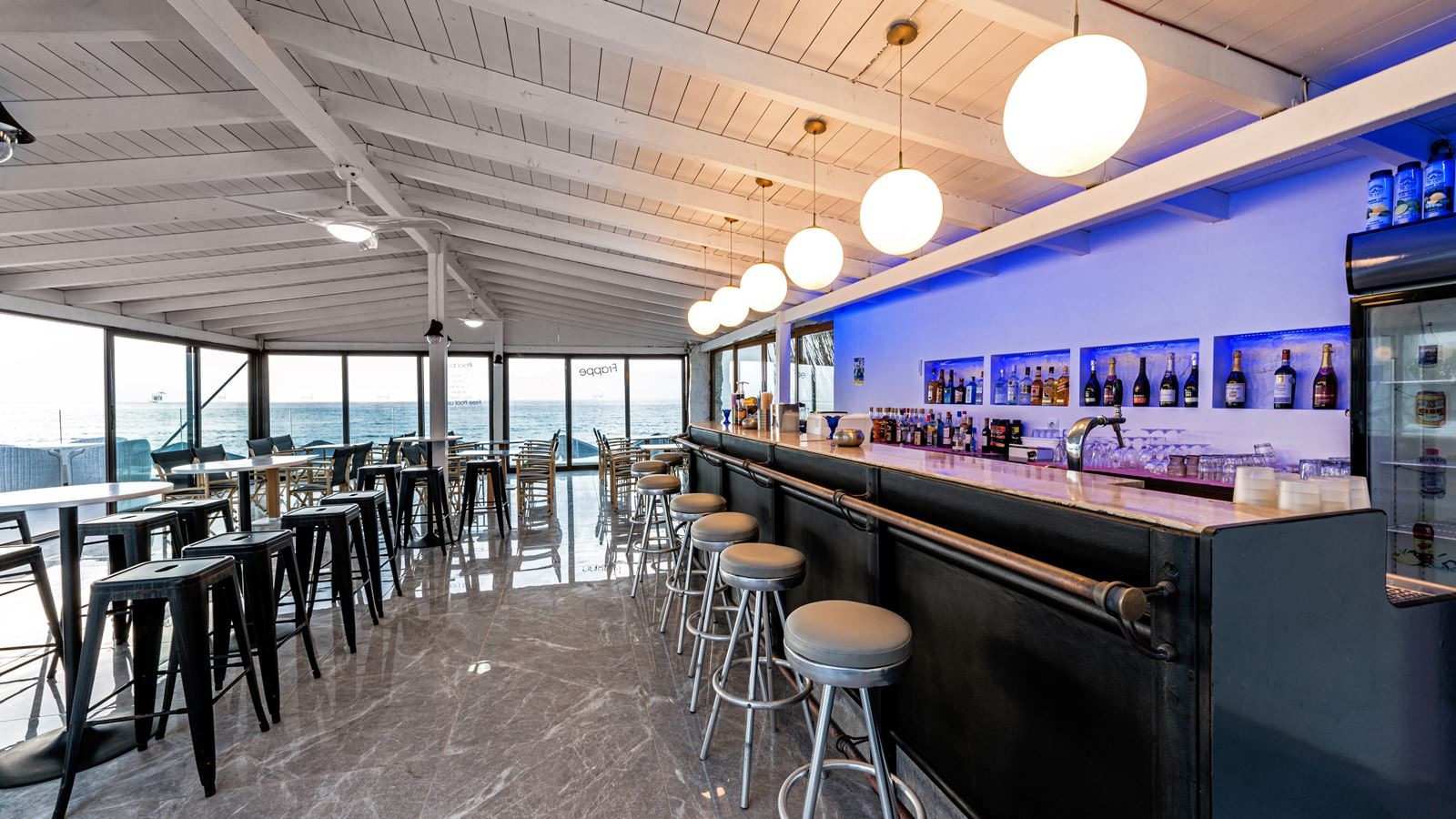 bars-akti-cafepool-bar