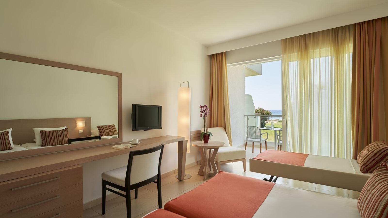 rooms-triple-room-sea-view