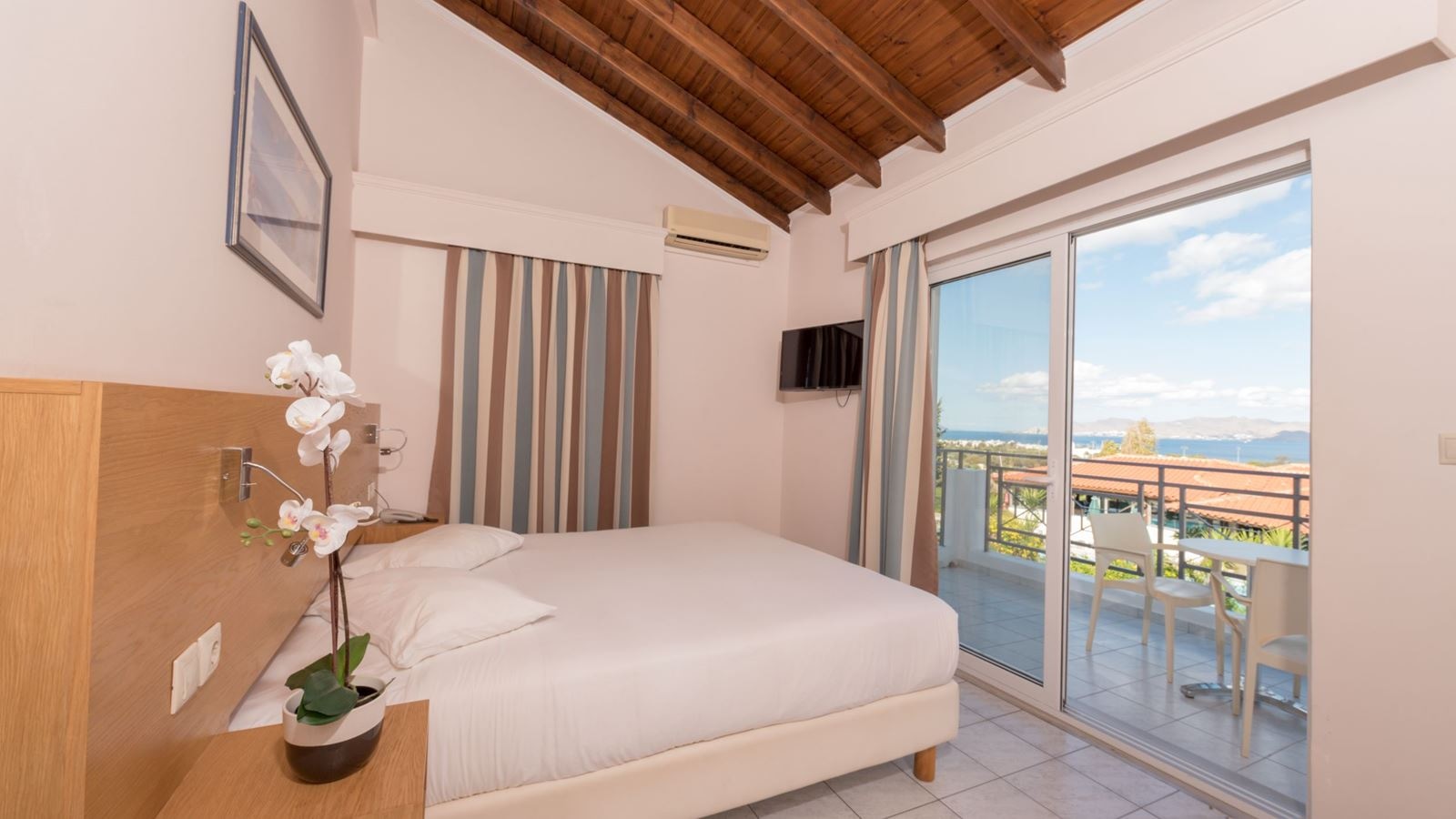 rooms-standard-double-room-sea-view