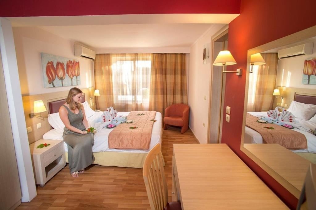 rooms-superior-family-room-sharing-pool