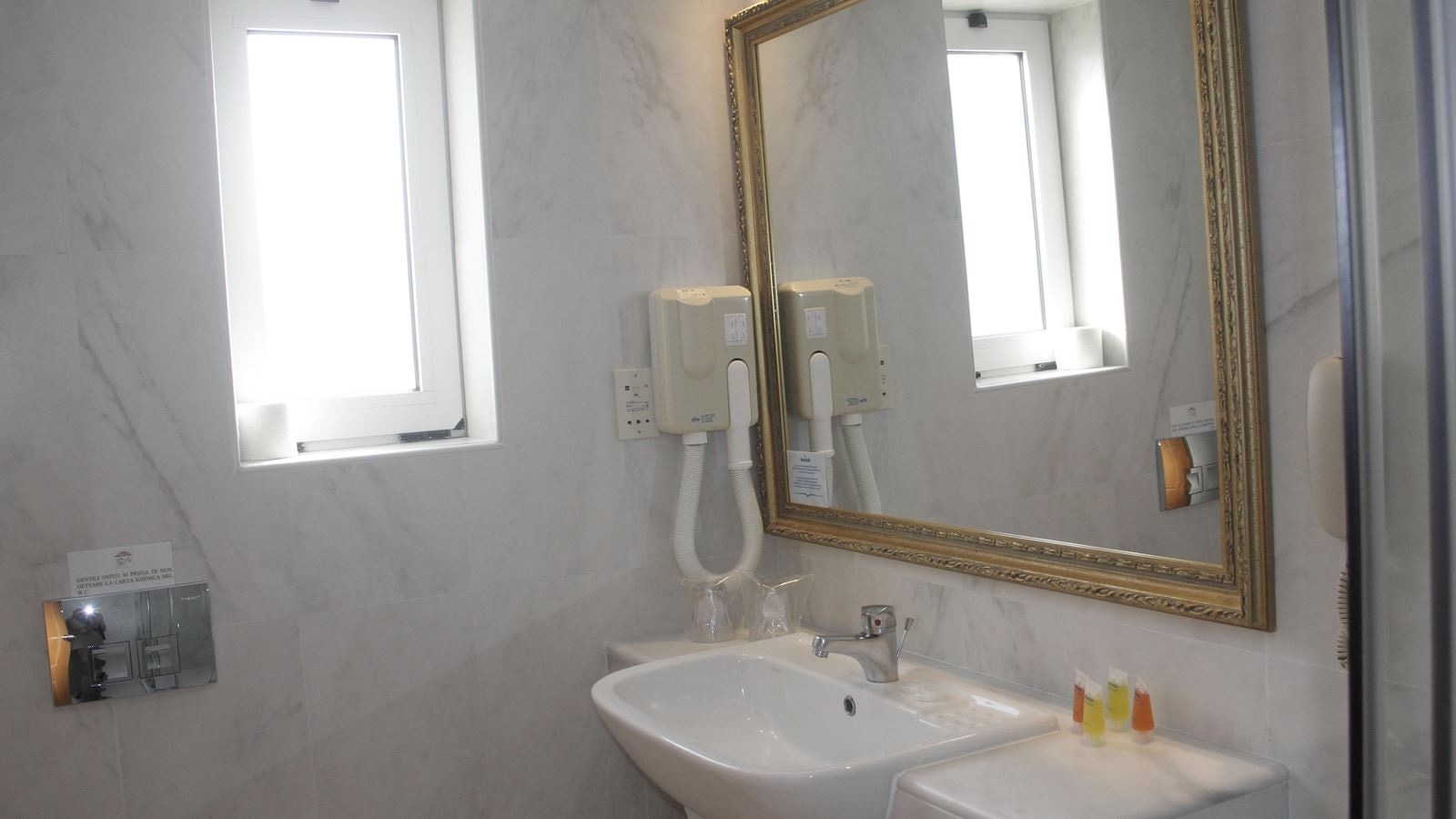 rooms-room-superior-double-sea-view