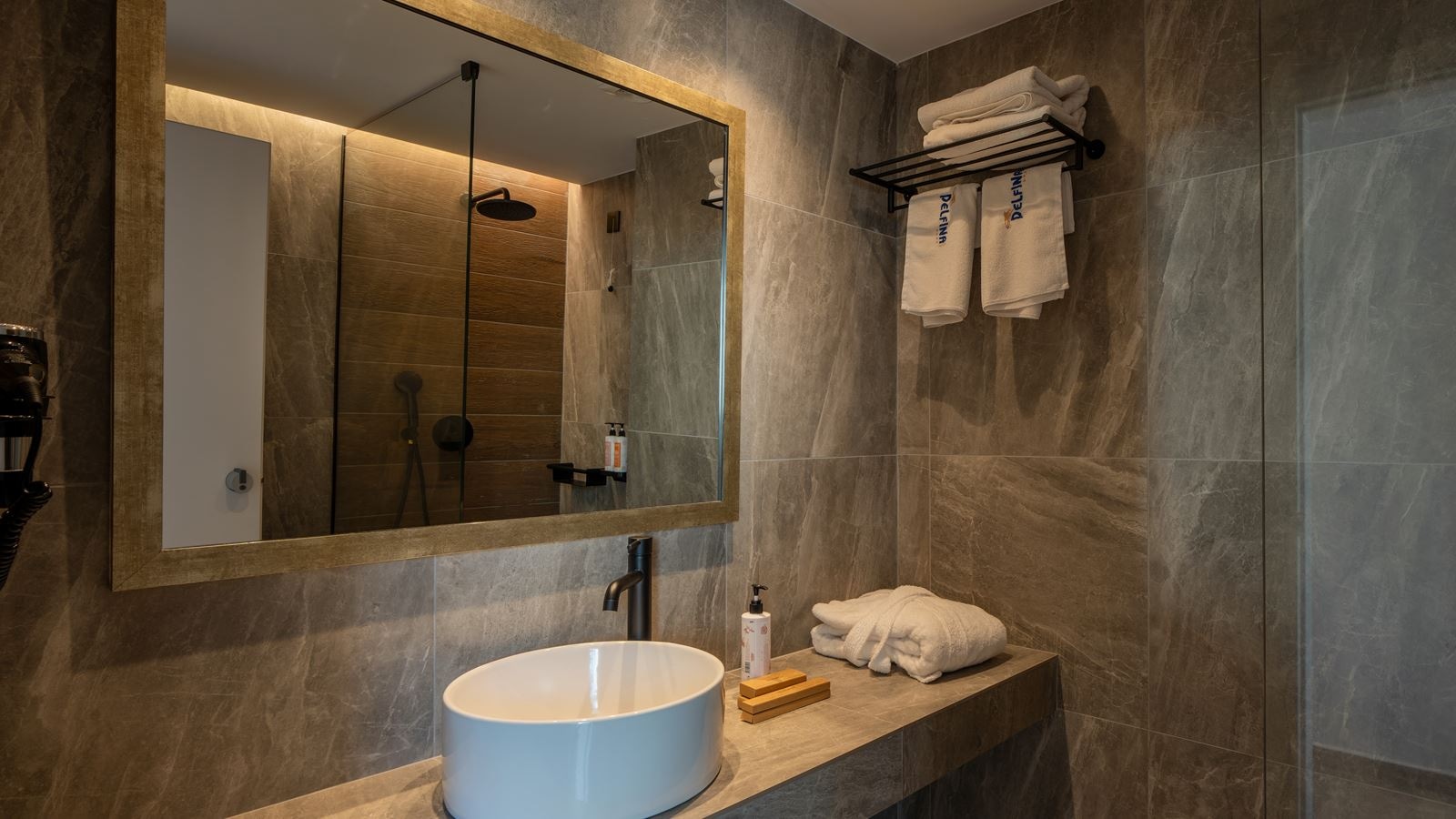 rooms-superior-aqua-suite-privatepool