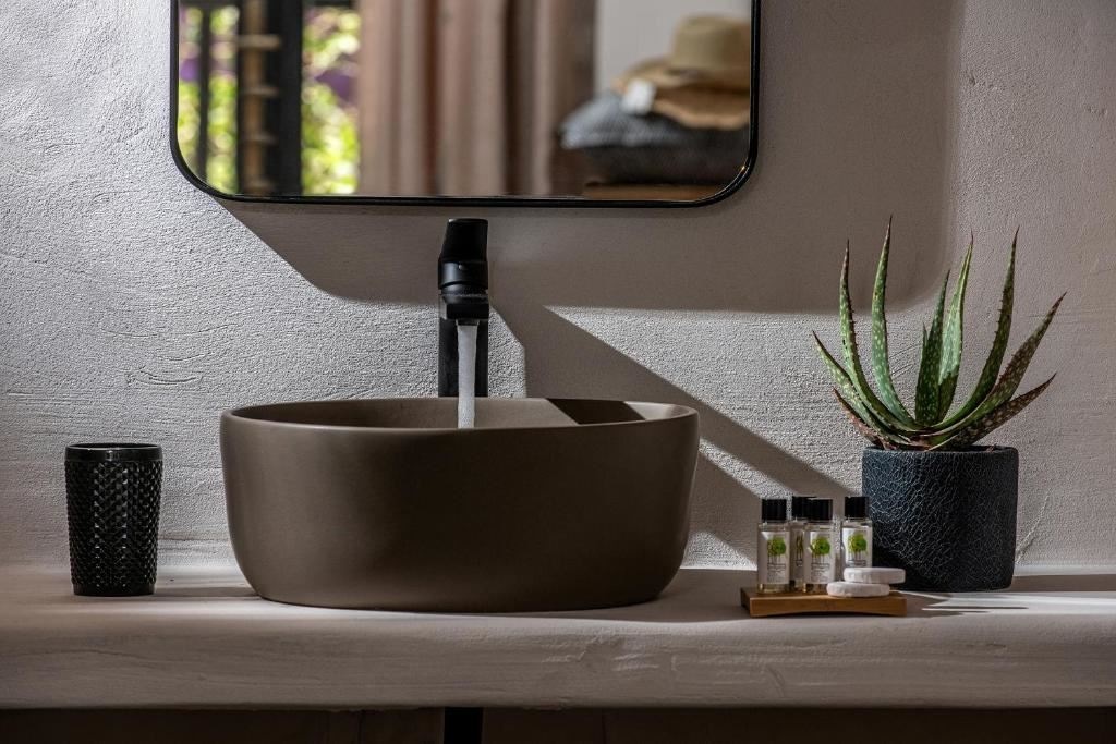 rooms-room-standard-double-balcony-or-terrace