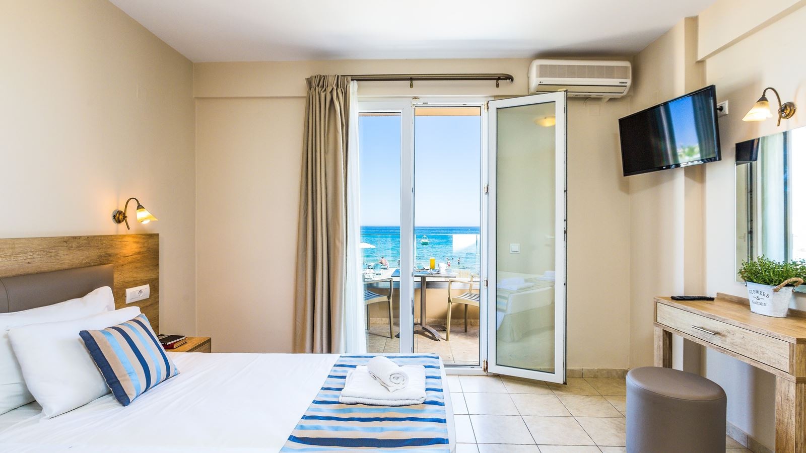 rooms-studio-superior-double-balcony-or-terrace