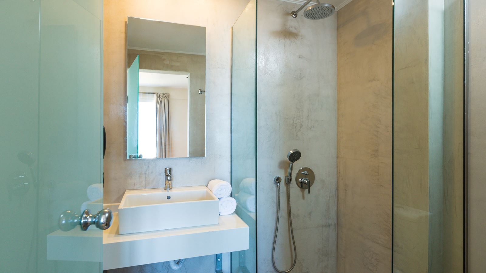 rooms-studio-superior-double-balcony-or-terrace