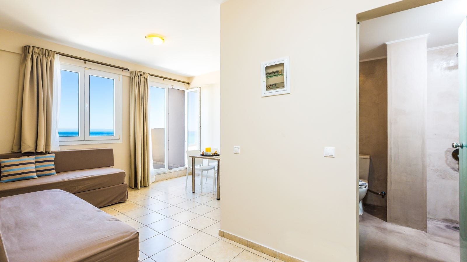 rooms-apartment-superior--quadruple-1-bedroom-balcony-or-terrace