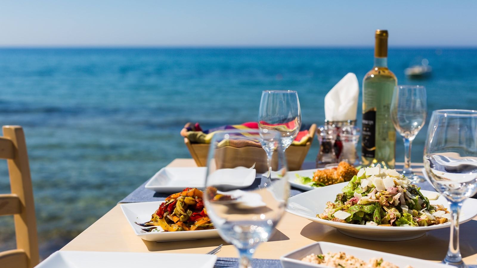 restaurants-theo-star-beach-hotel-restaurant