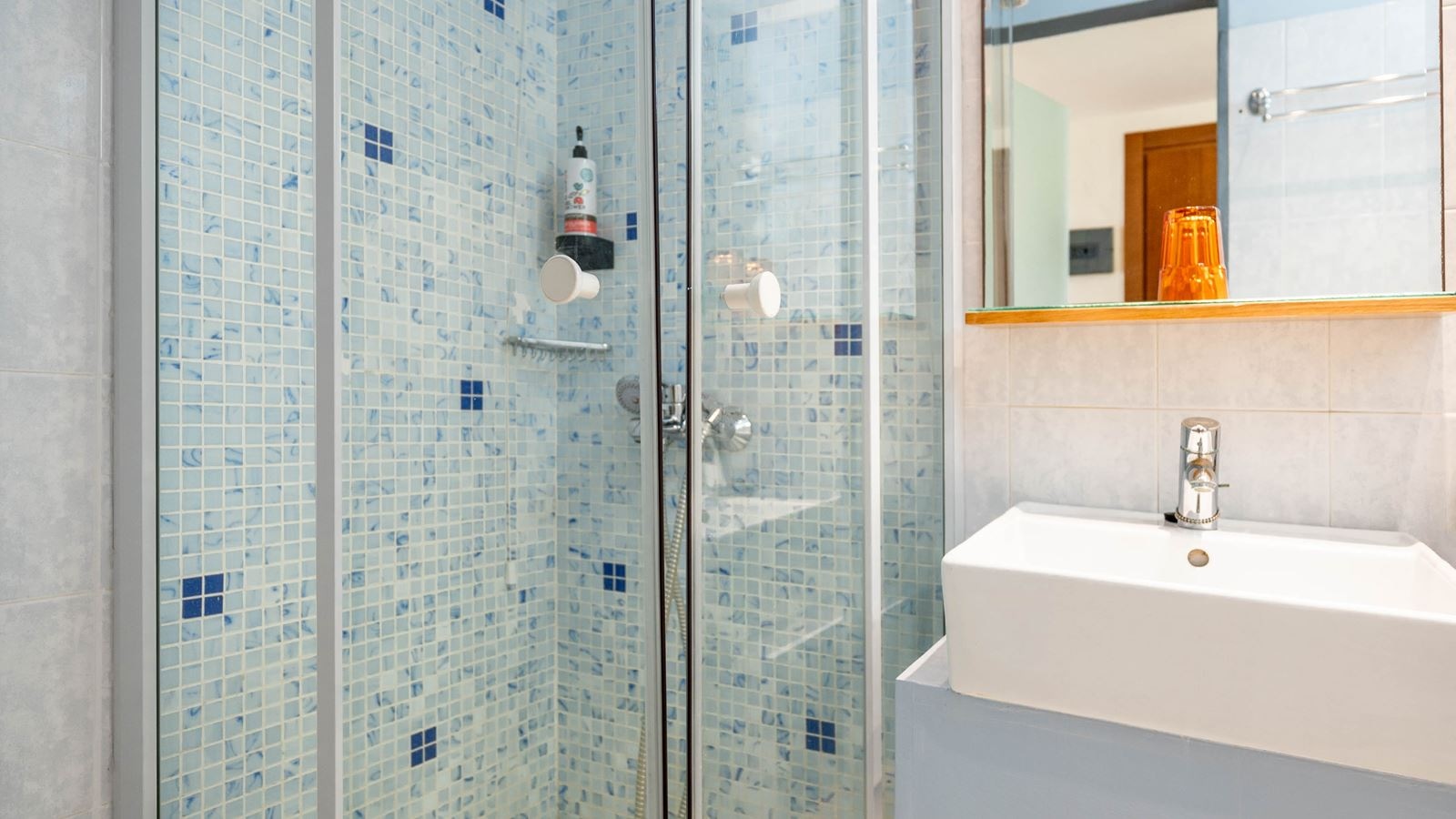 rooms-beach-view-room