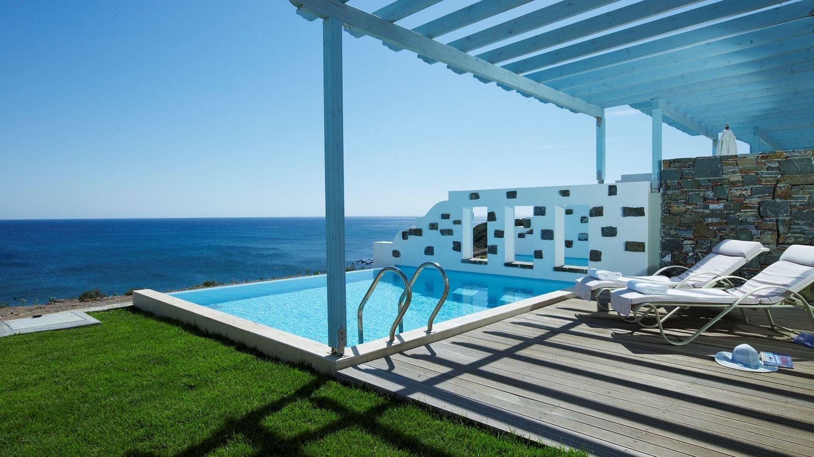 rooms-prestige-junior-bungalow-sv-with-pool