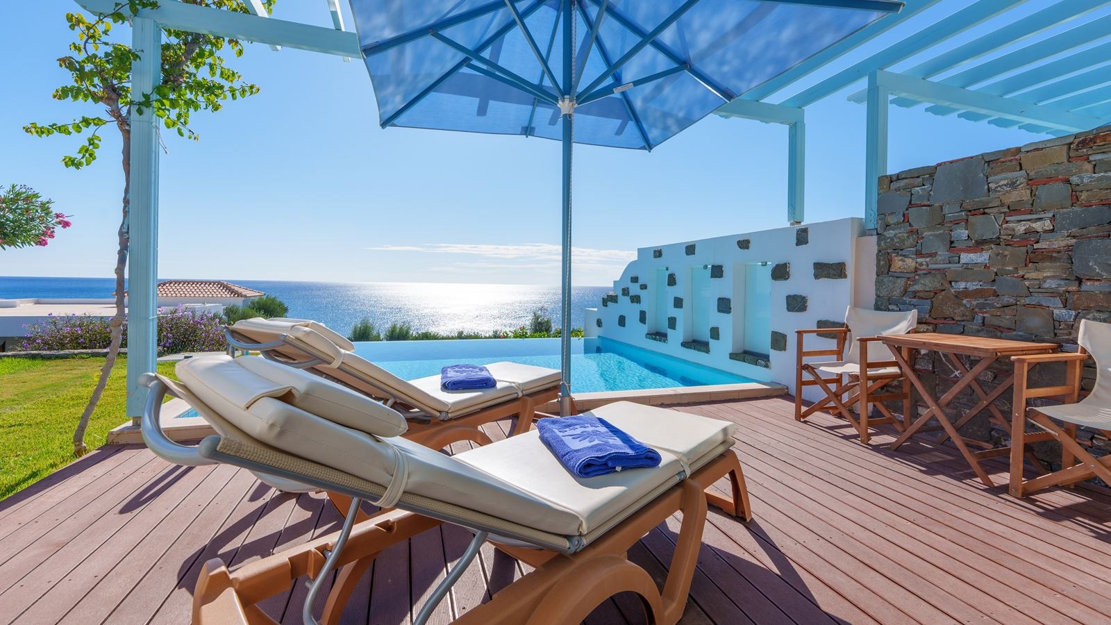 rooms-prestige-family-bungalow-sv-with-pool--signature-collection