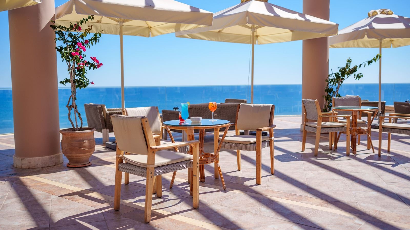 bars-kalithea-main-bar