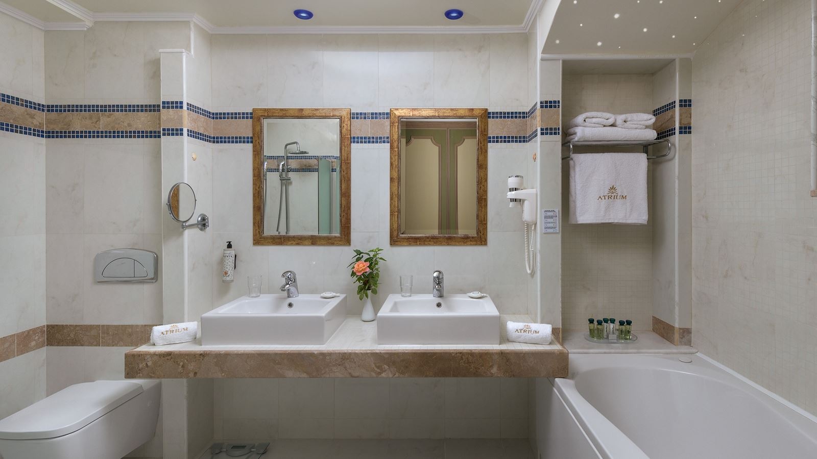 rooms-deluxe-family-suite-sea-view