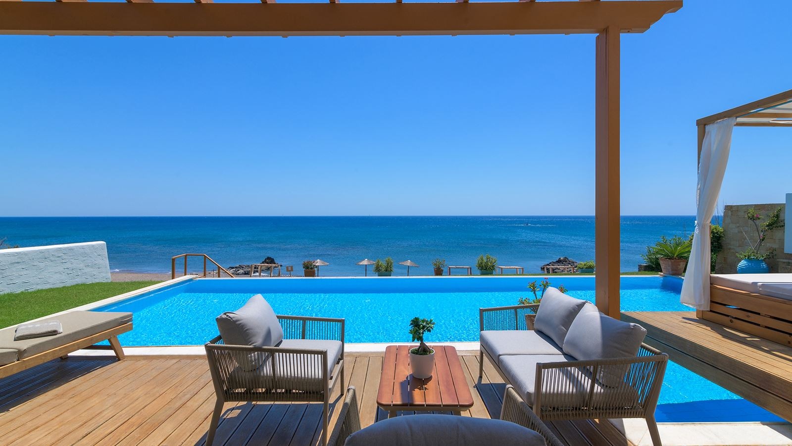 rooms-presidential-beach-villa-sv-with-pool--signature-collection