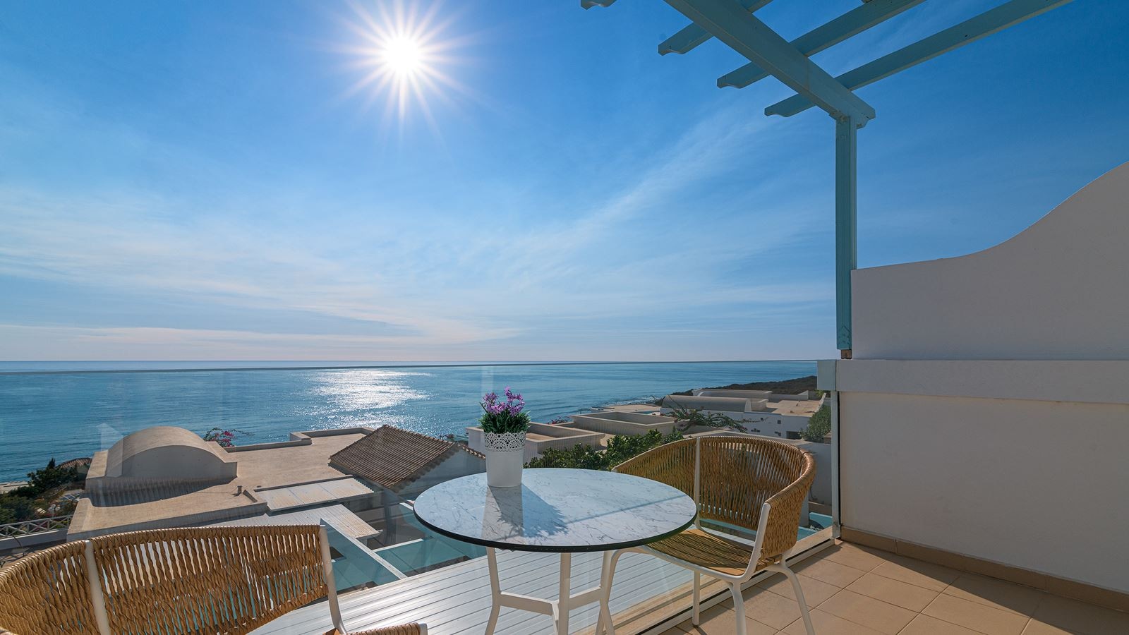 rooms-deluxe-single-room-sea-view-balcony-or-terrace