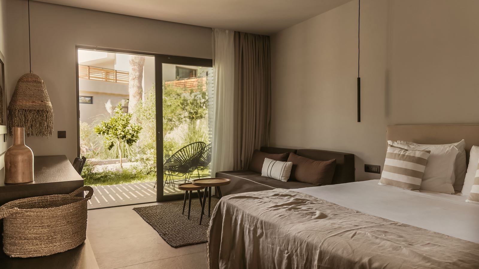 rooms-bungalow-garden-view