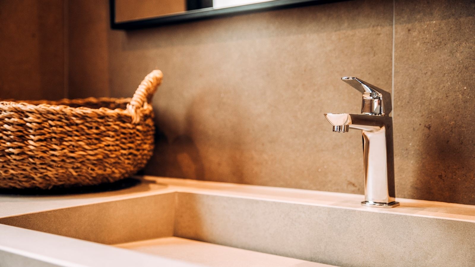 rooms-suite-with-jacuzzi-ground-floor-garden-view