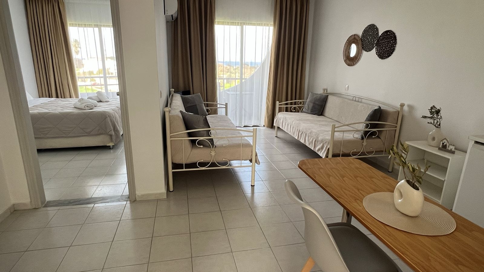 rooms-family-apartment